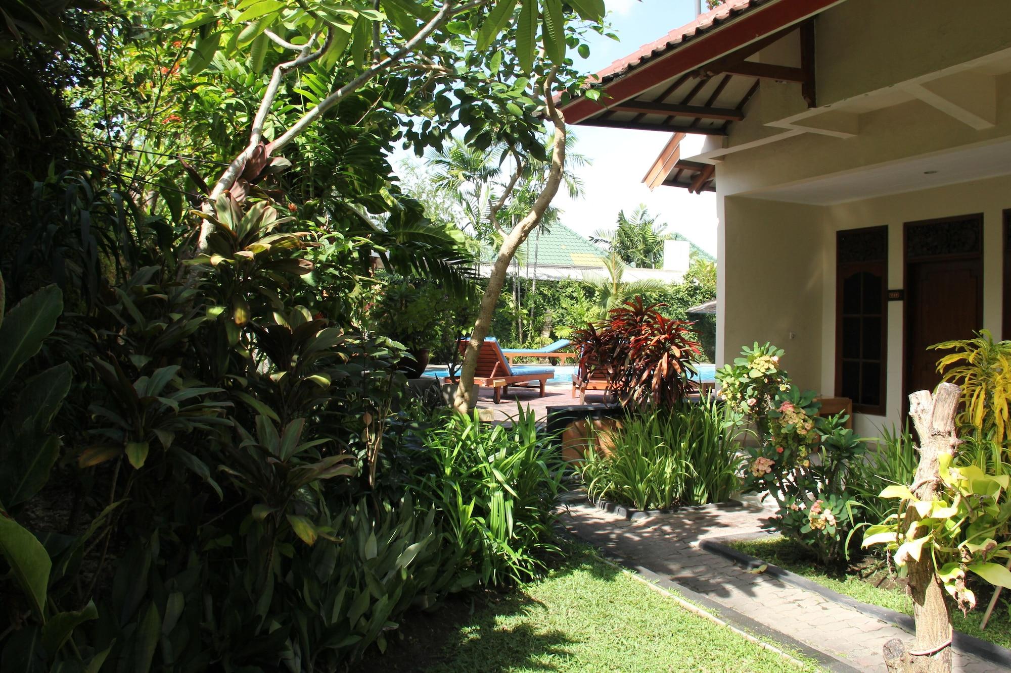Seminyak Paradiso Hotel Buitenkant foto