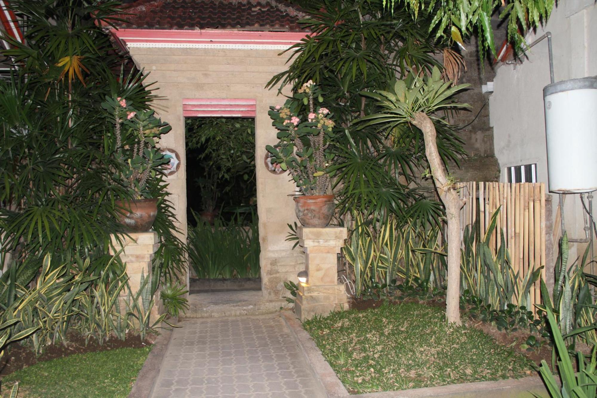 Seminyak Paradiso Hotel Buitenkant foto